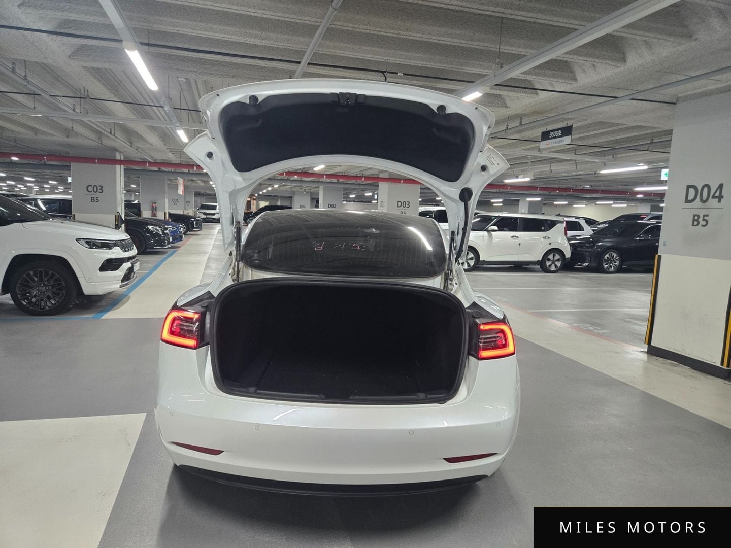 Tesla Model 3 2020 — миниатюра 6
