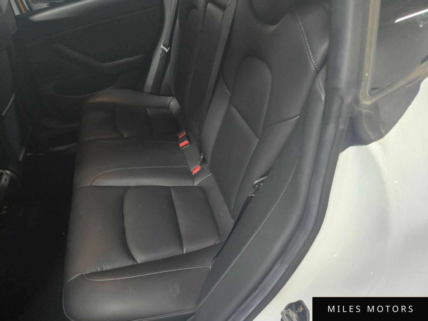 Tesla Model 3 2020 — миниатюра 9