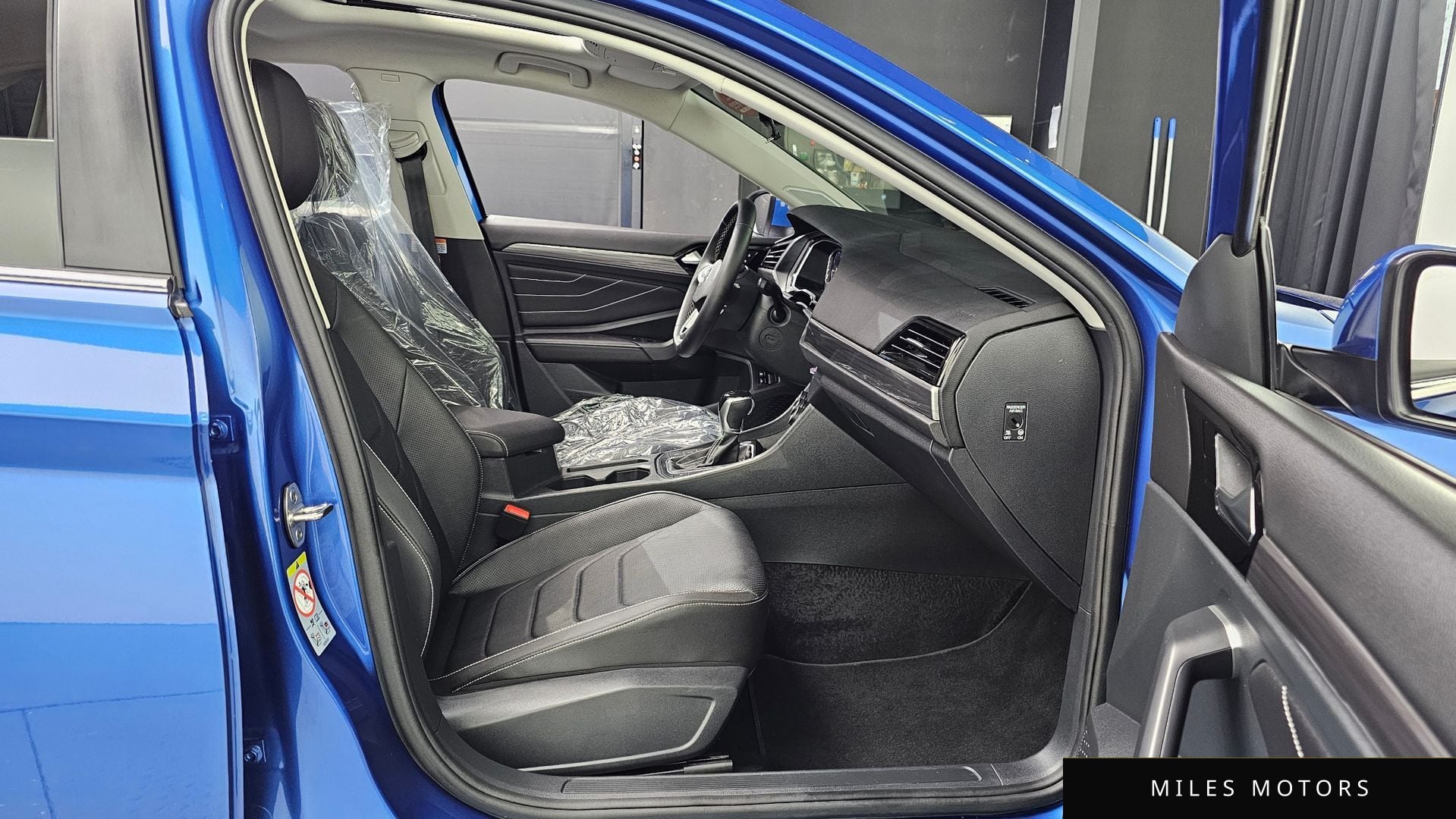 Volkswagen Jetta 2024 — миниатюра 12