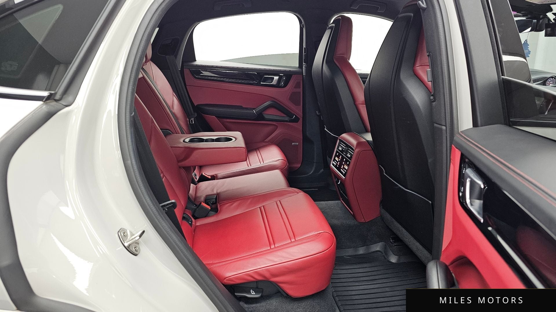 Porsche Cayenne 2022 — миниатюра 12