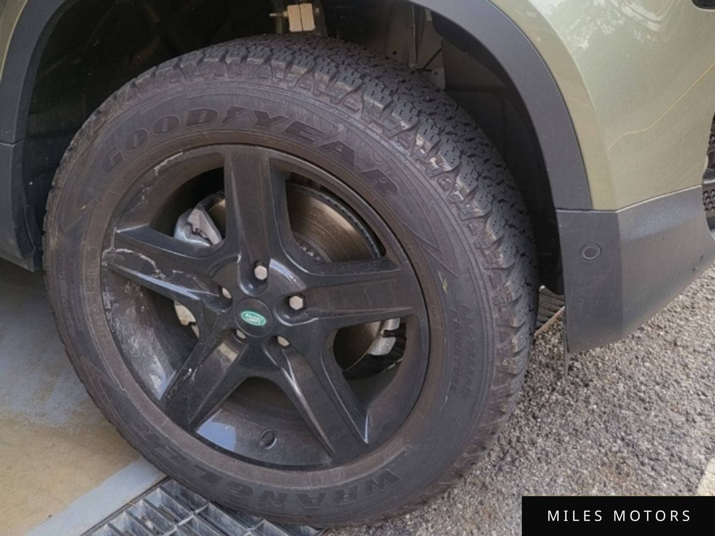 Land Rover Defender 2023 — миниатюра 4