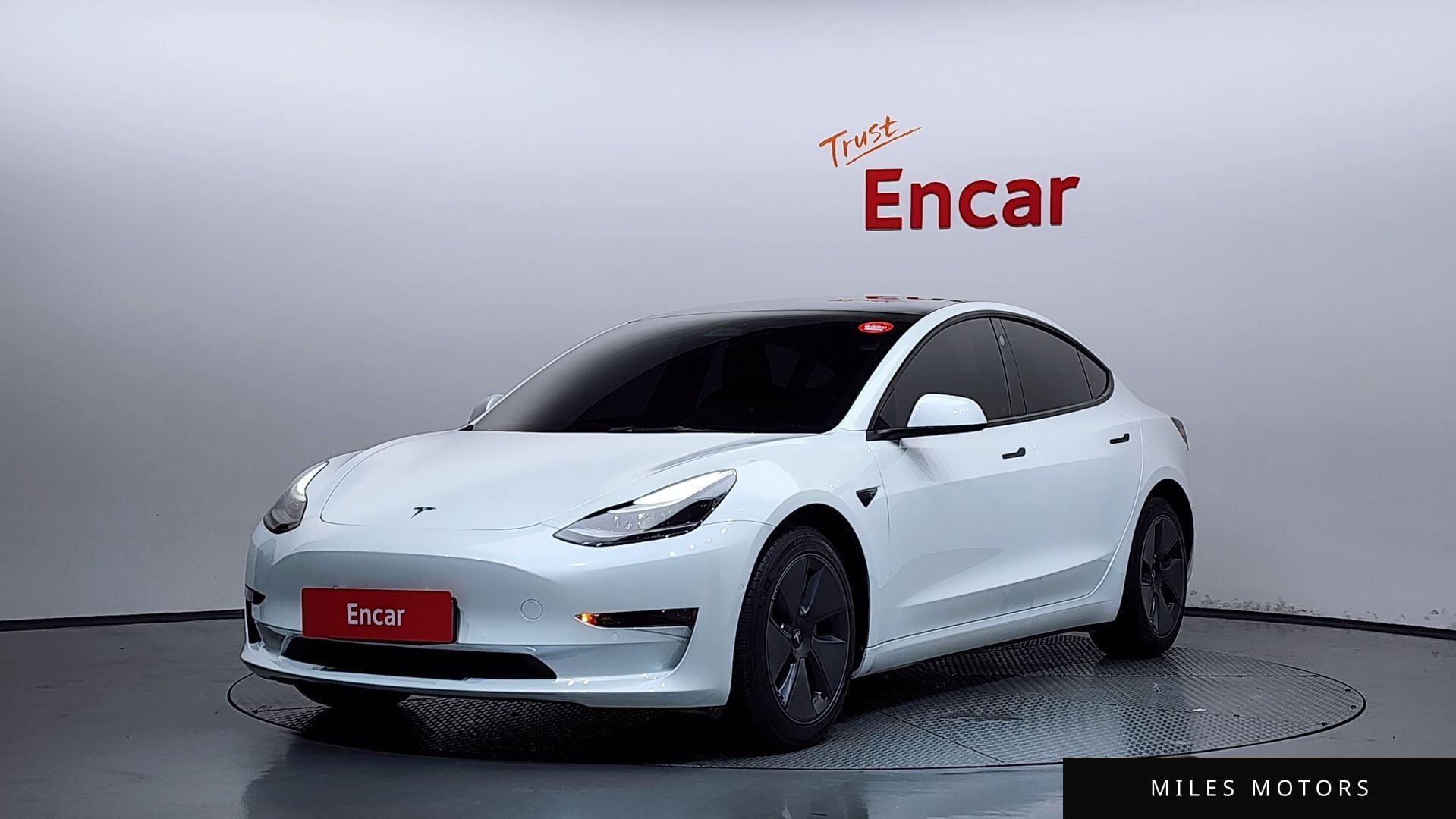 Tesla Model 3 2022 — фото 1 из 12