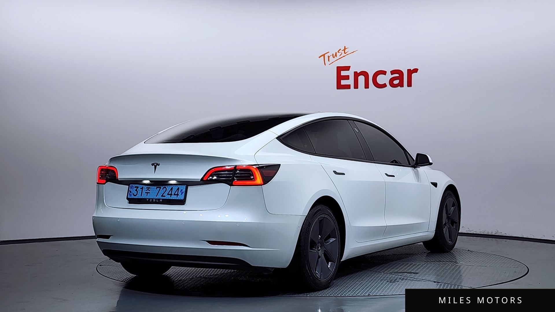 Tesla Model 3 2022 — миниатюра 2
