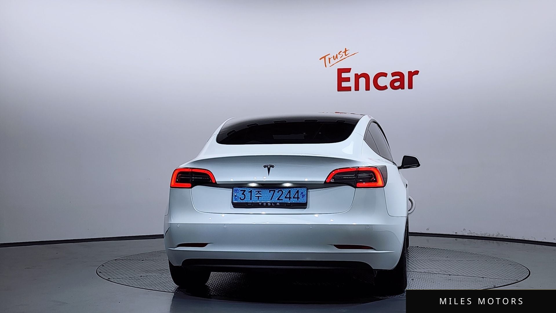 Tesla Model 3 2022 — миниатюра 4