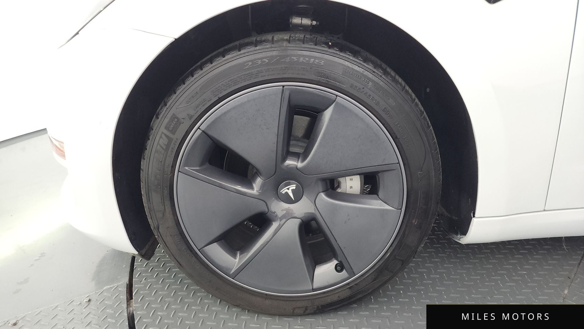Tesla Model 3 2022 — миниатюра 5