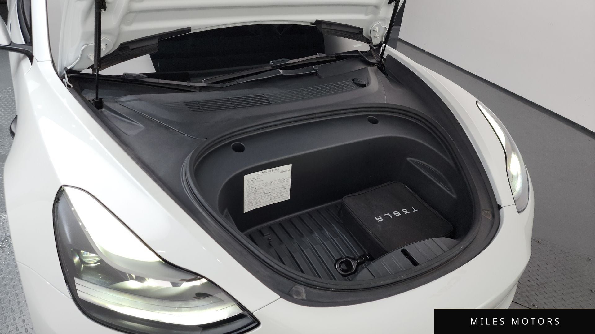 Tesla Model 3 2022 — миниатюра 6