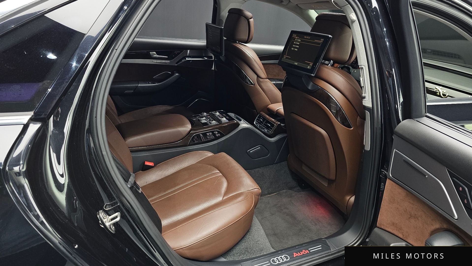 Audi A8 2015 — миниатюра 11