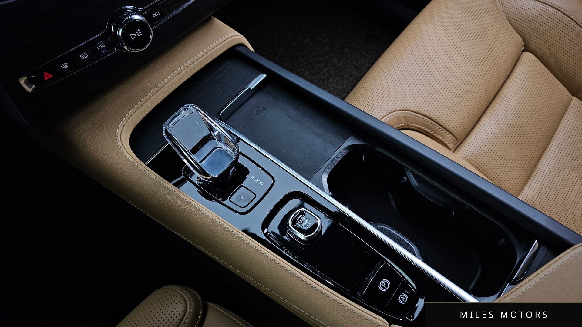 Volvo XC90 2023 — миниатюра 12