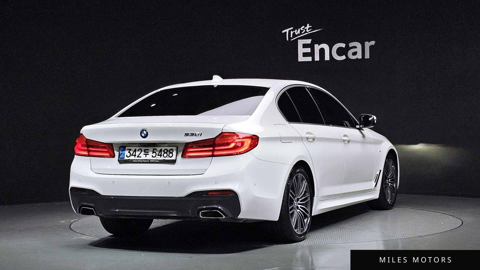 BMW 5 Series (G30) 2020 — миниатюра 2