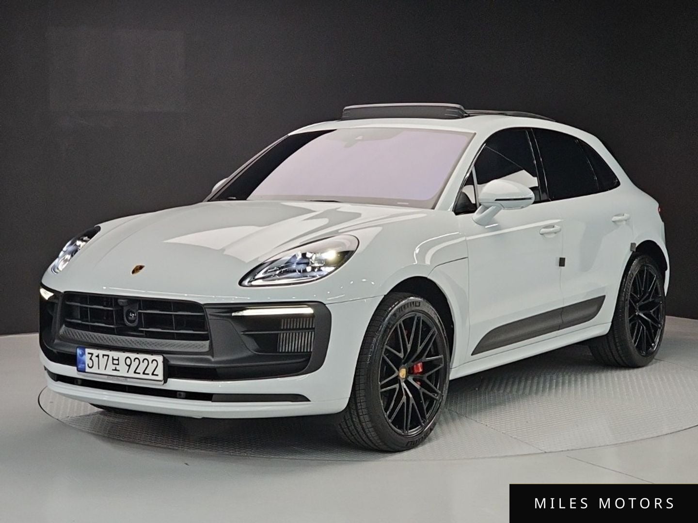 Porsche Macan 2023 — фото 1 из 12