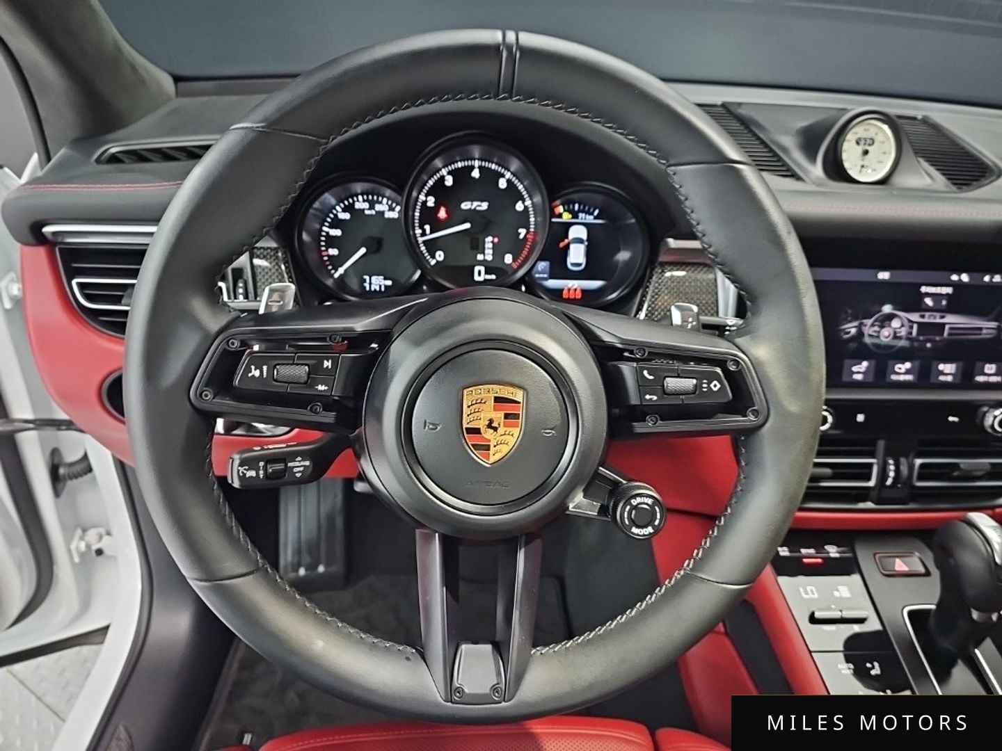 Porsche Macan 2023 — миниатюра 9