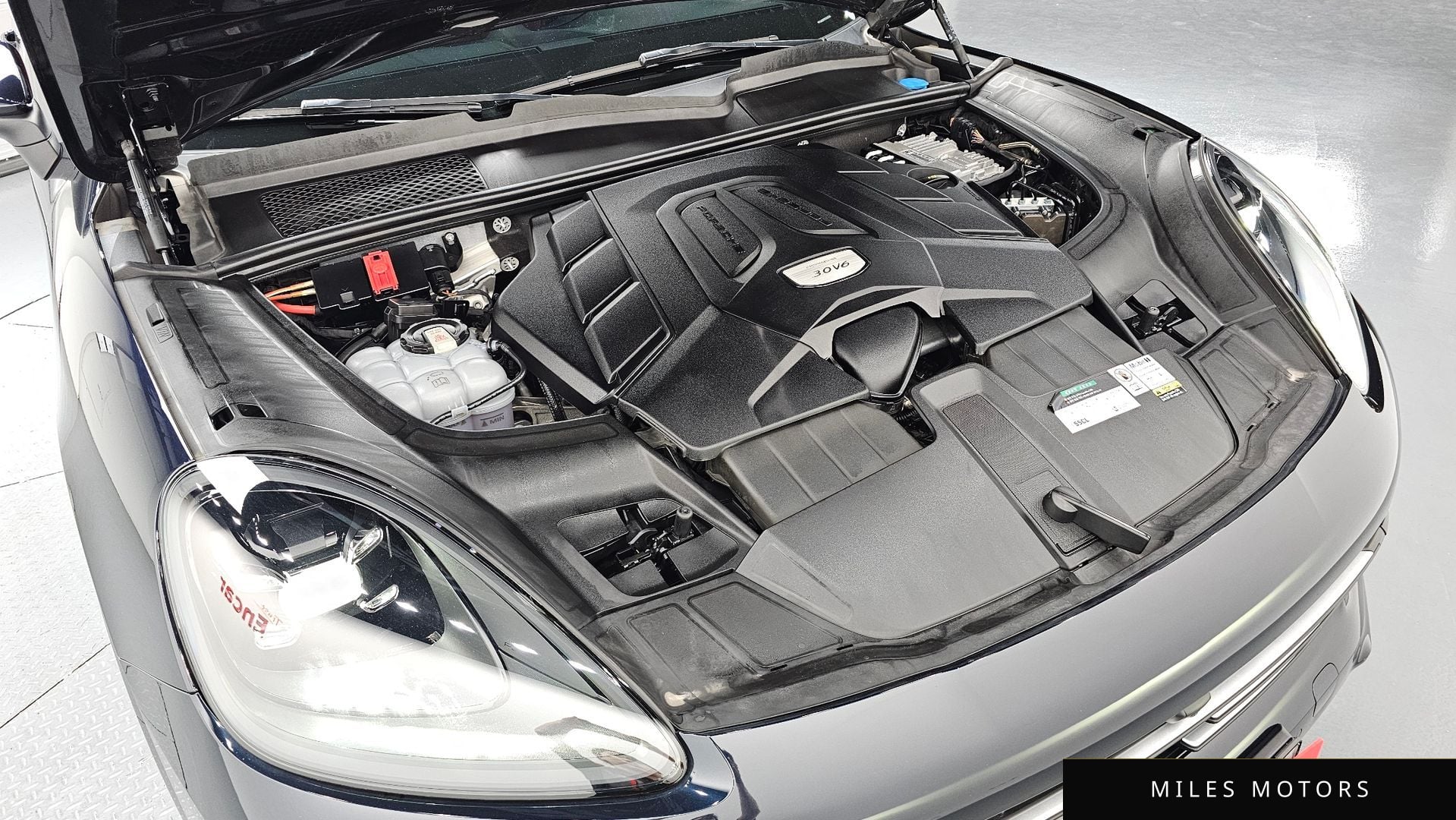 Porsche Cayenne 2023 — миниатюра 6