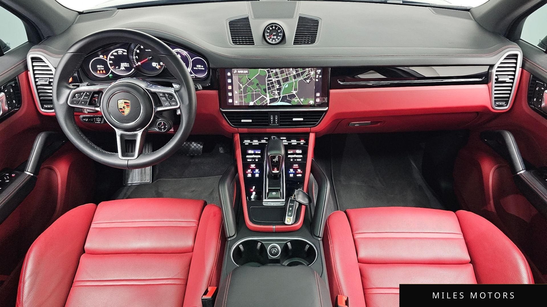 Porsche Cayenne 2023 — миниатюра 10