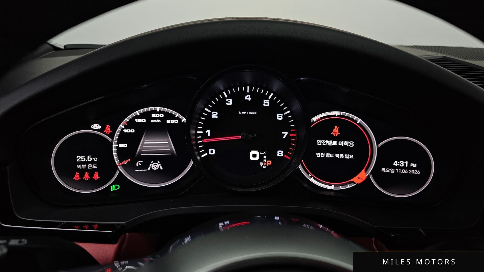 Porsche Cayenne 2023 — миниатюра 11