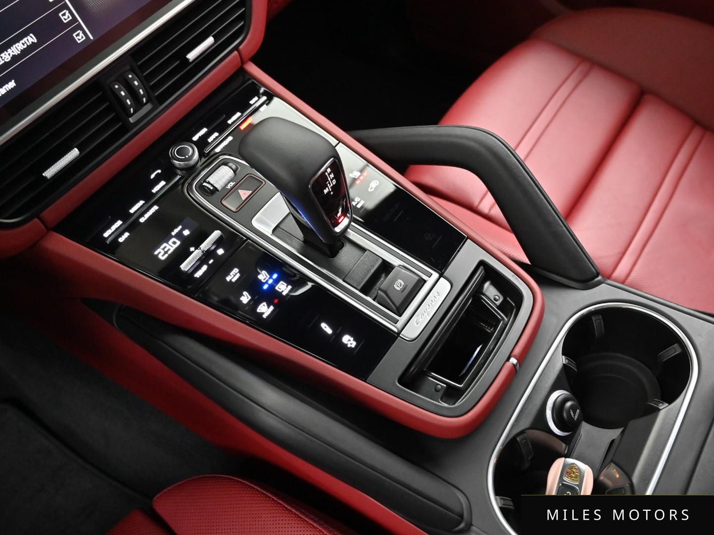 Porsche Cayenne 2022 — миниатюра 9