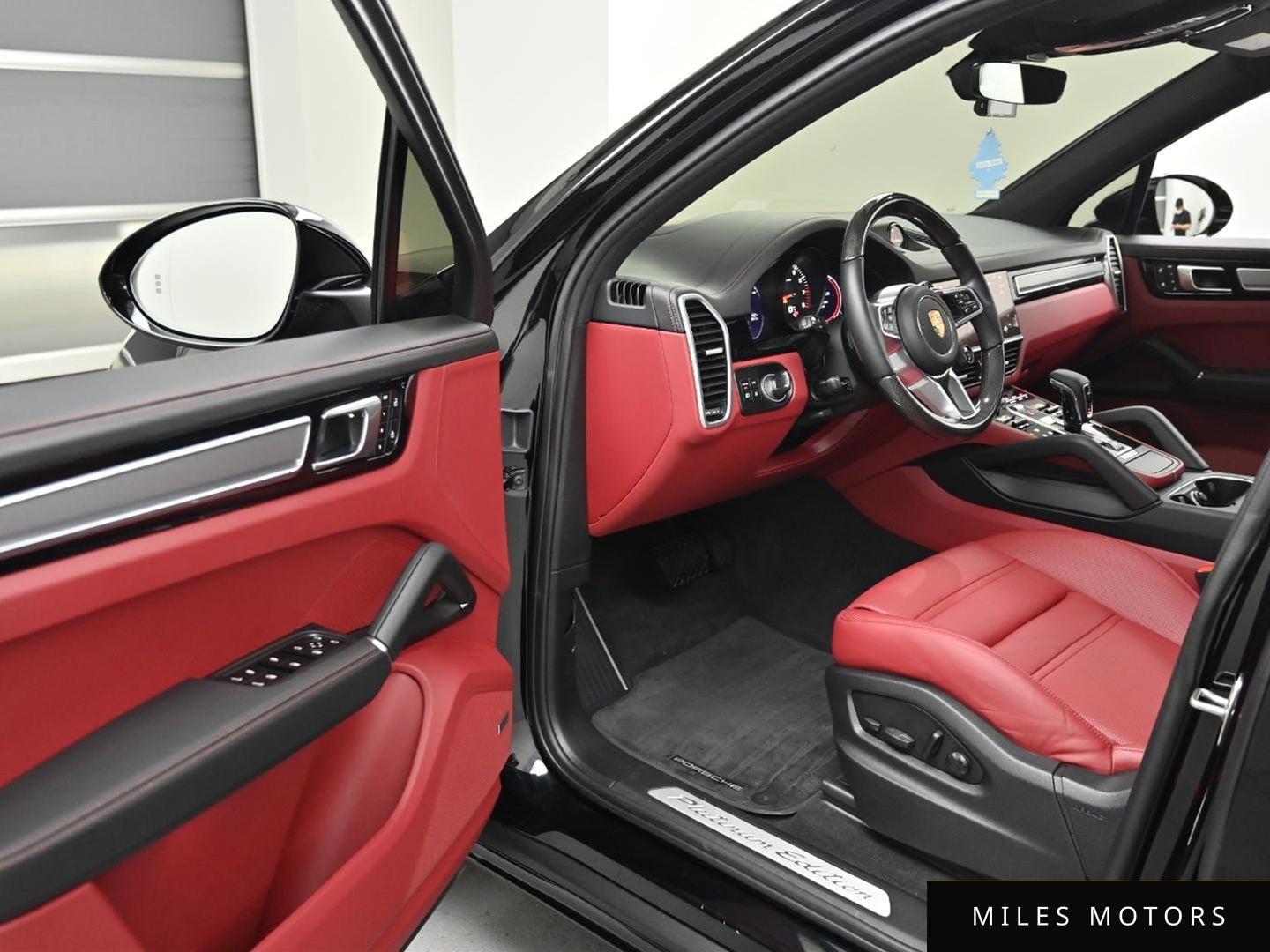 Porsche Cayenne 2022 — миниатюра 11