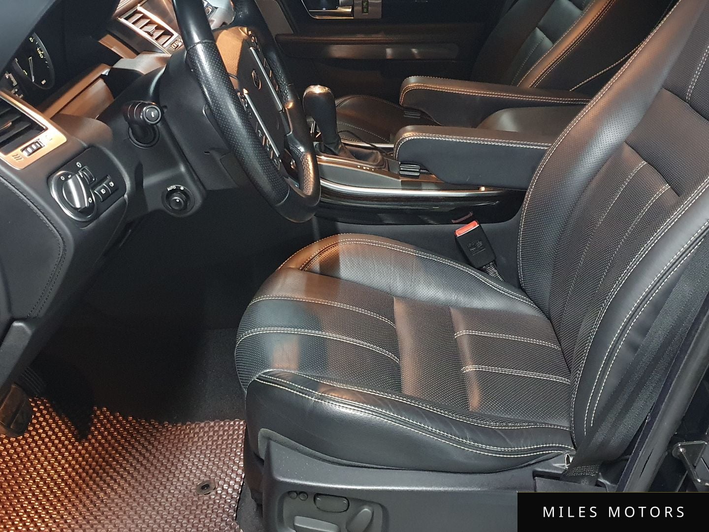 Land Rover Range Rover Sport 2011 — миниатюра 10