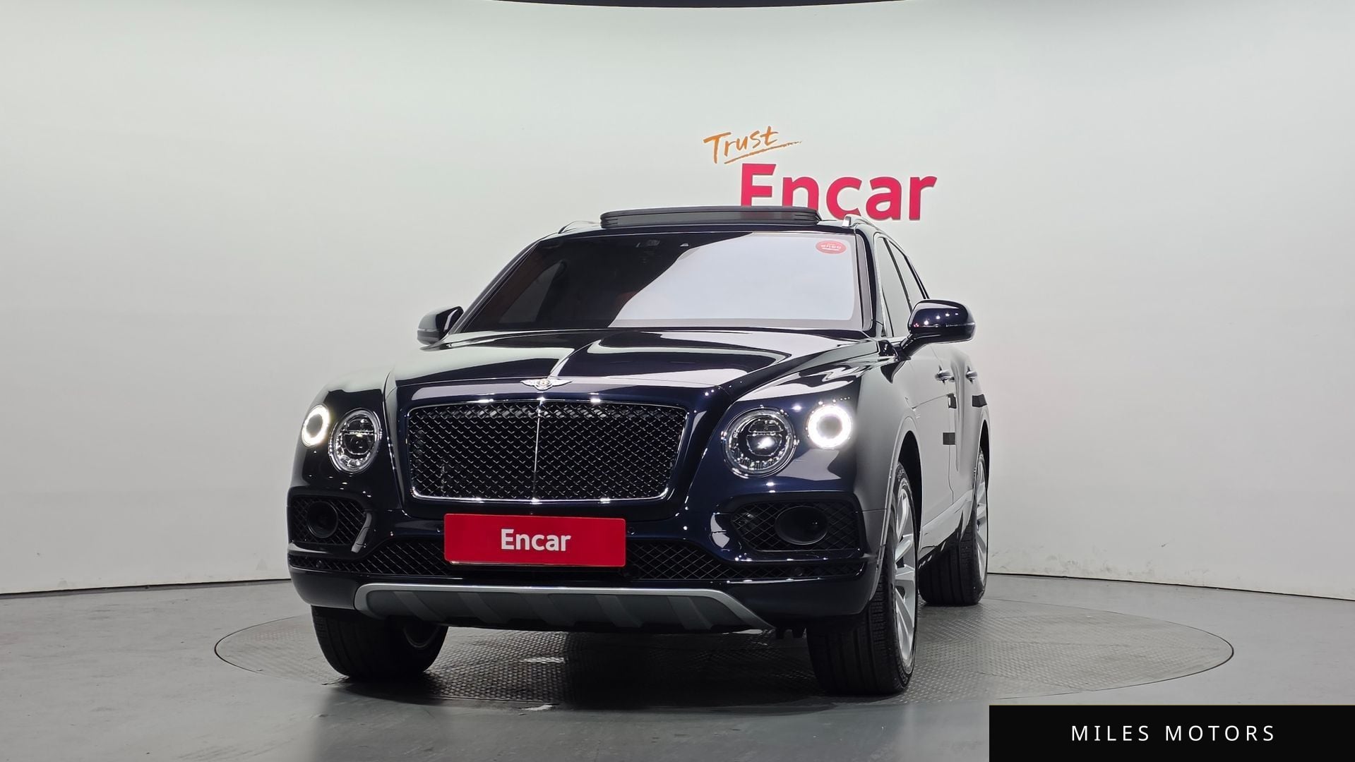 Bentley Bentayga 2019 — миниатюра 3