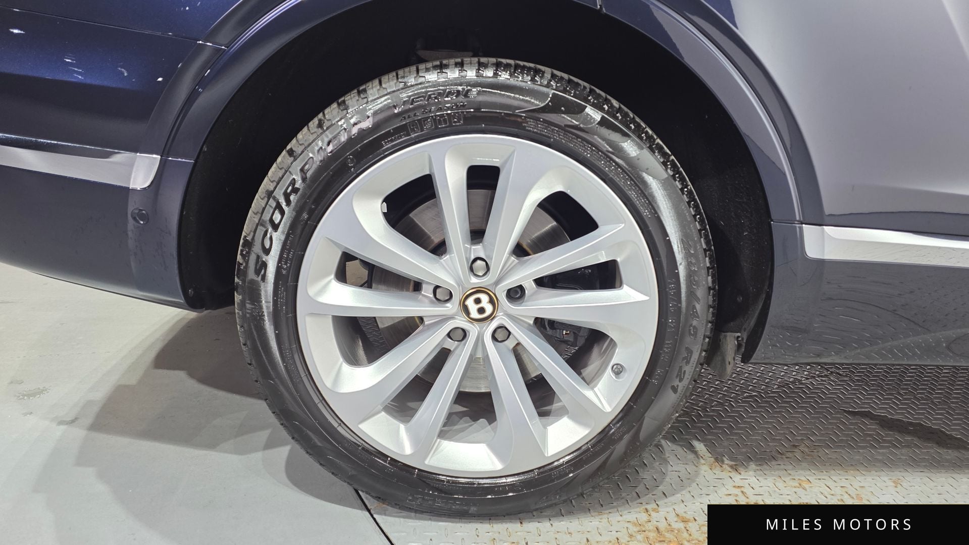 Bentley Bentayga 2019 — миниатюра 5