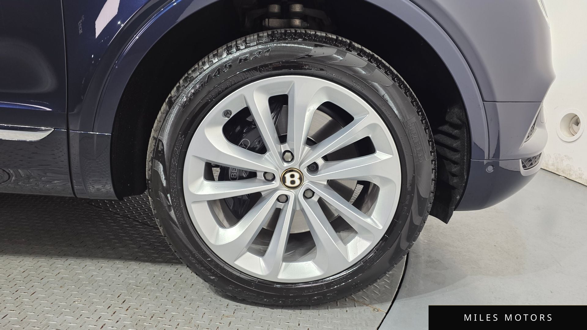 Bentley Bentayga 2019 — миниатюра 7