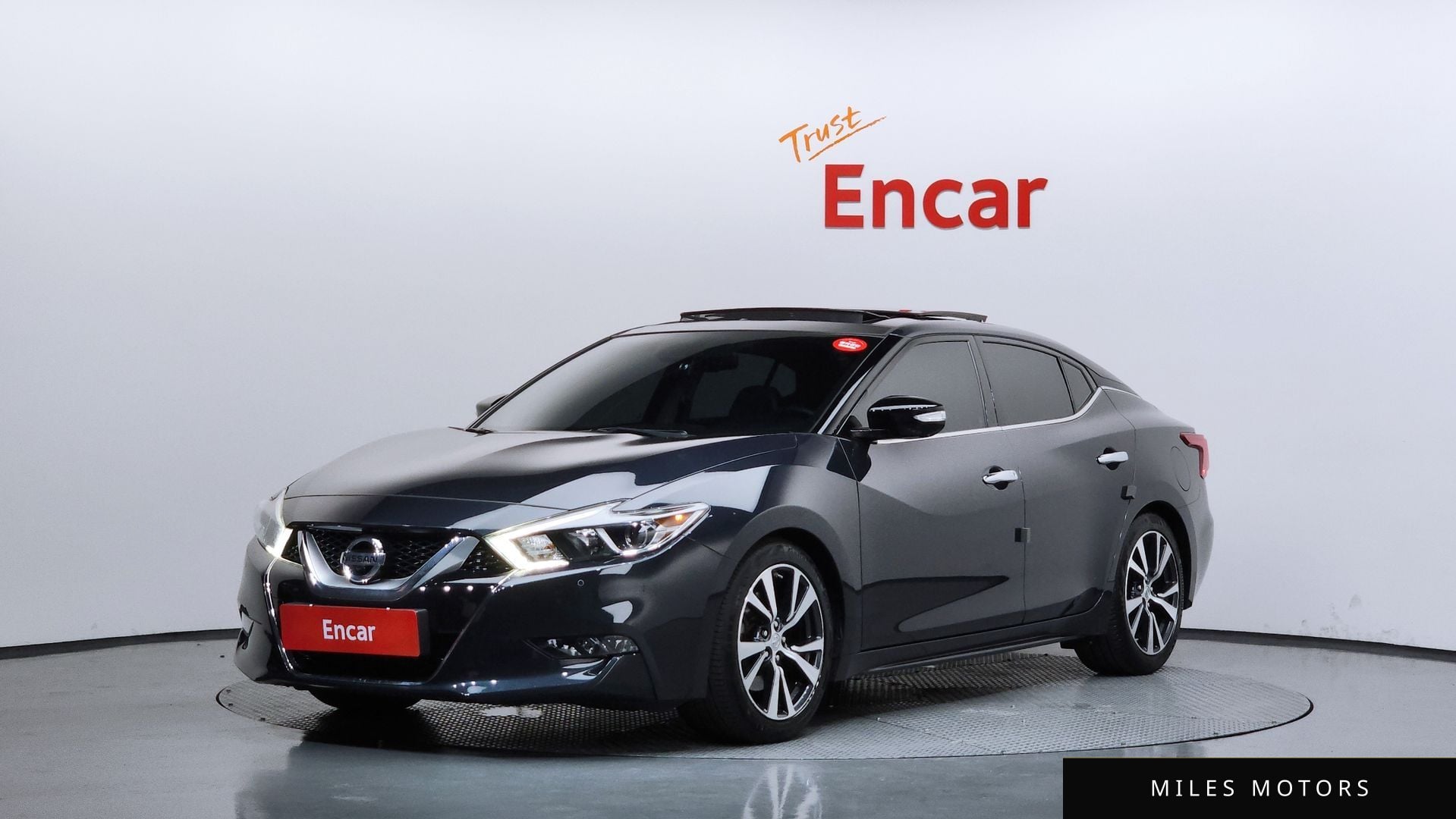 Nissan Maxima 2017 — фото 1 из 12