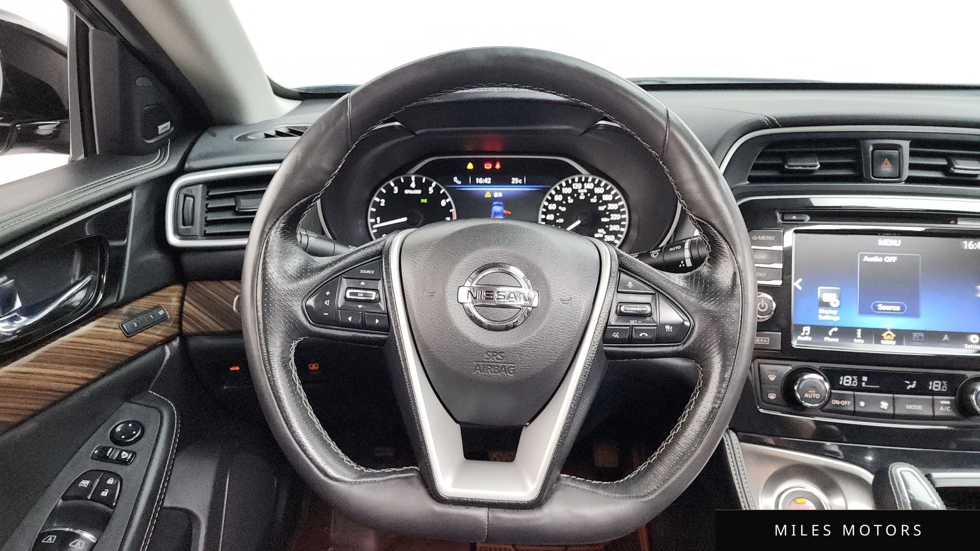 Nissan Maxima 2017 — миниатюра 12