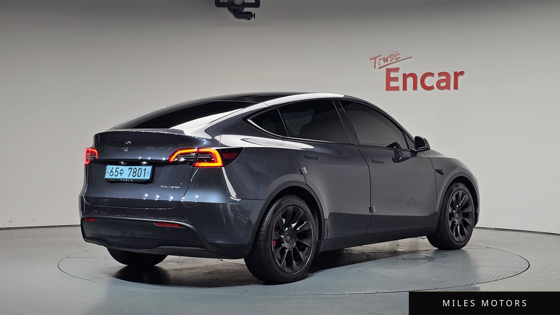 Tesla Model Y 2021 — фото 1 из 12