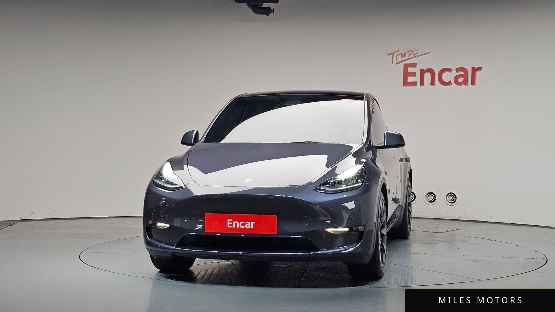 Tesla Model Y 2021 — миниатюра 2