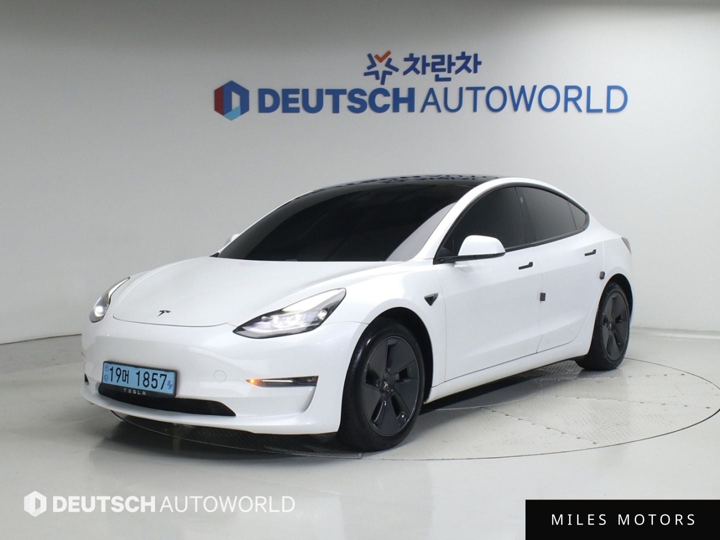 Tesla Model 3 2021 — миниатюра 2