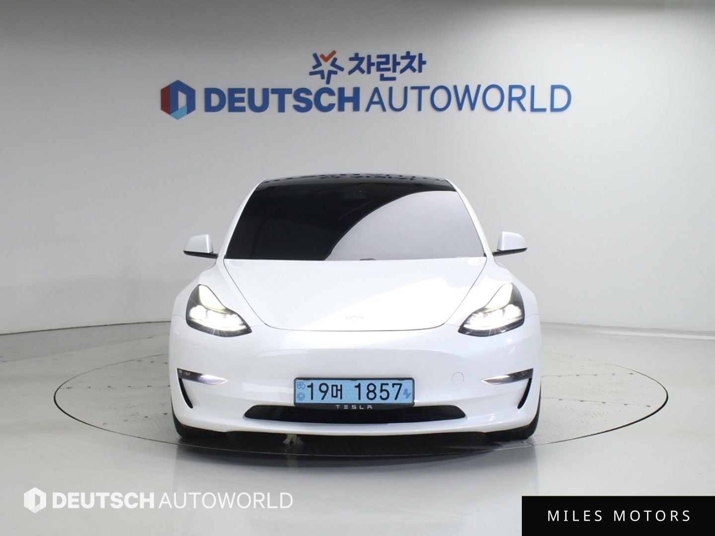 Tesla Model 3 2021 — миниатюра 3