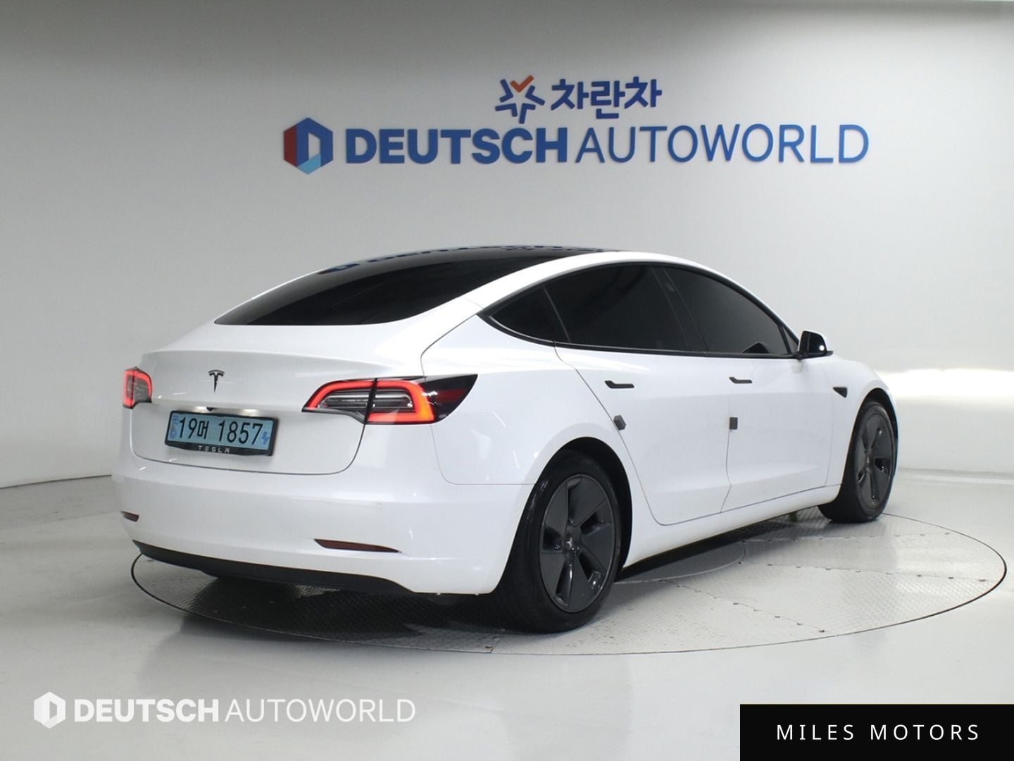 Tesla Model 3 2021 — миниатюра 4