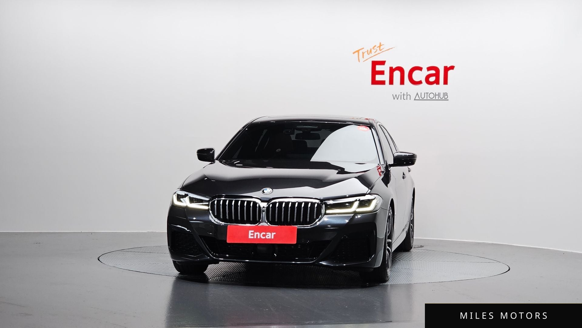 BMW 5 Series (G30) 2023 — миниатюра 3