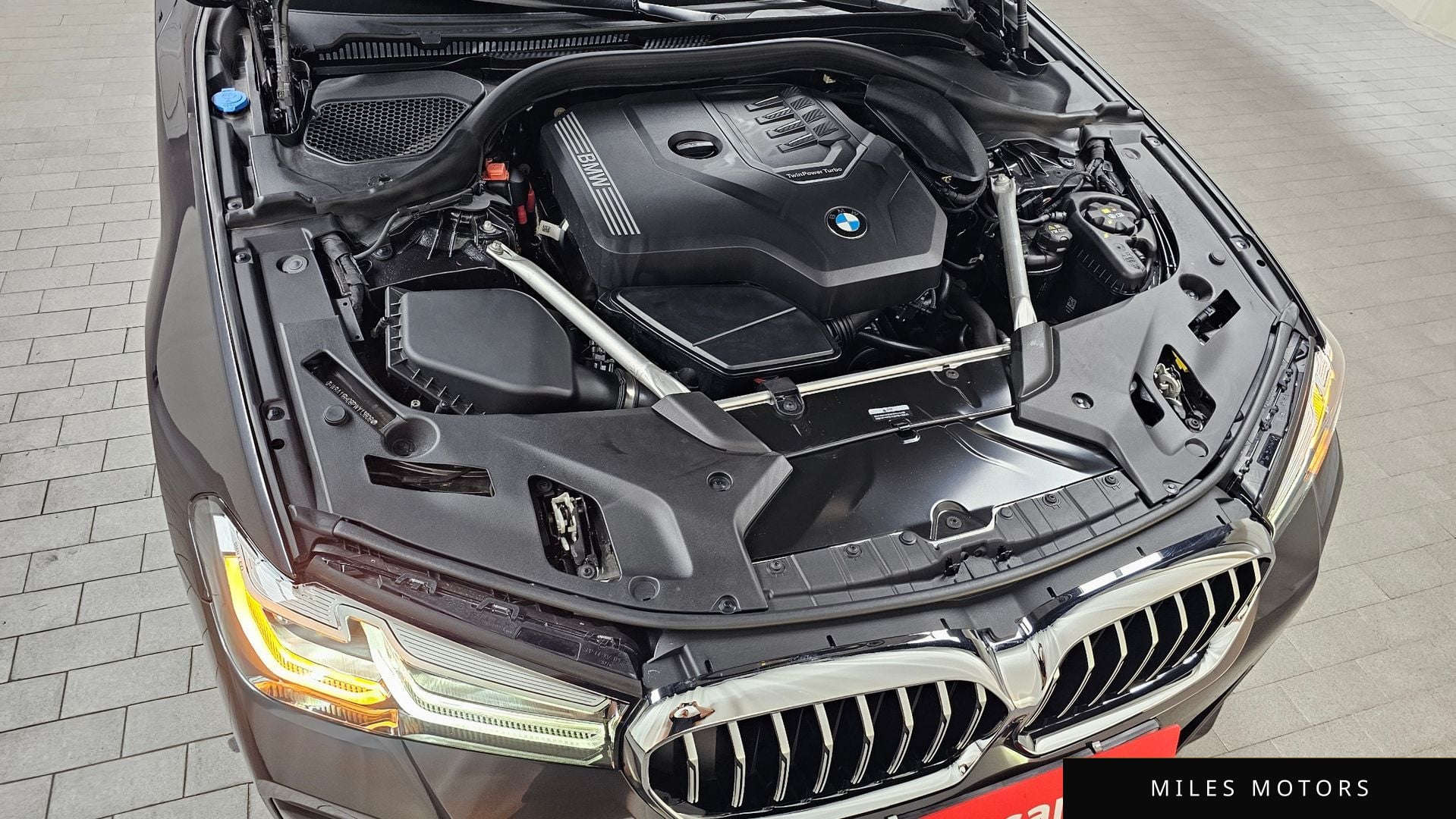 BMW 5 Series (G30) 2023 — миниатюра 6
