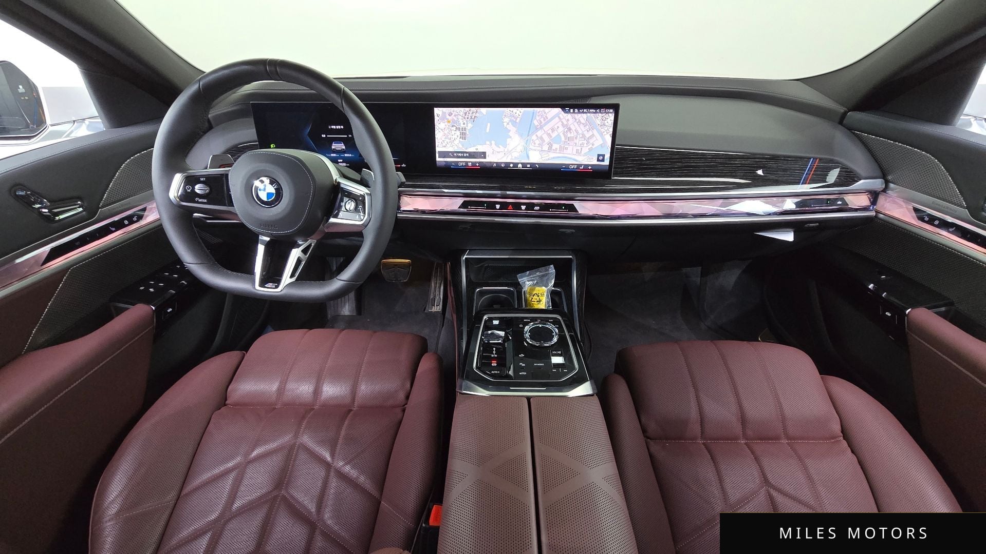 BMW 7 Series (G70) 2025 — миниатюра 10