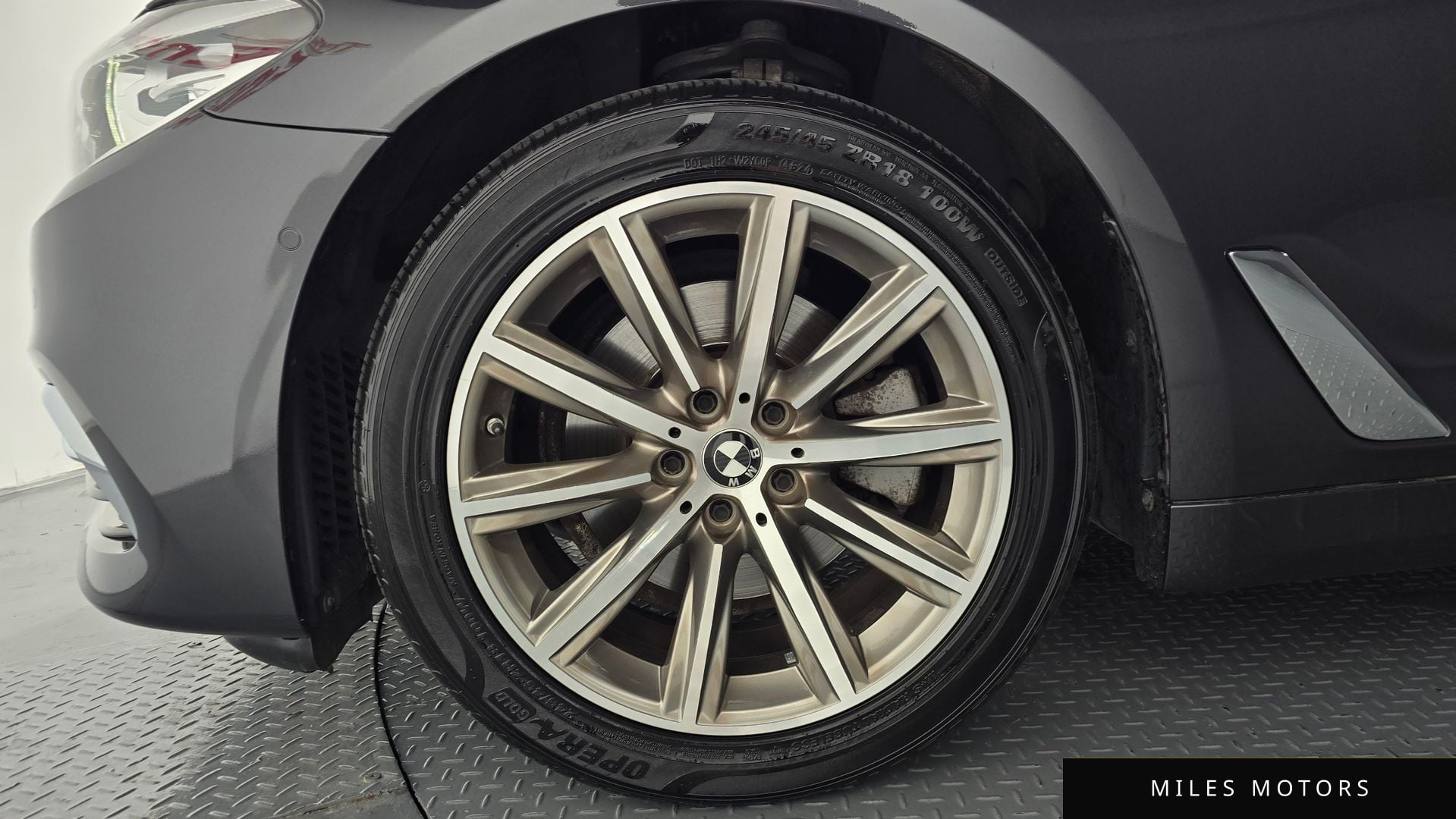 BMW 5 Series (G30) 2019 — миниатюра 5