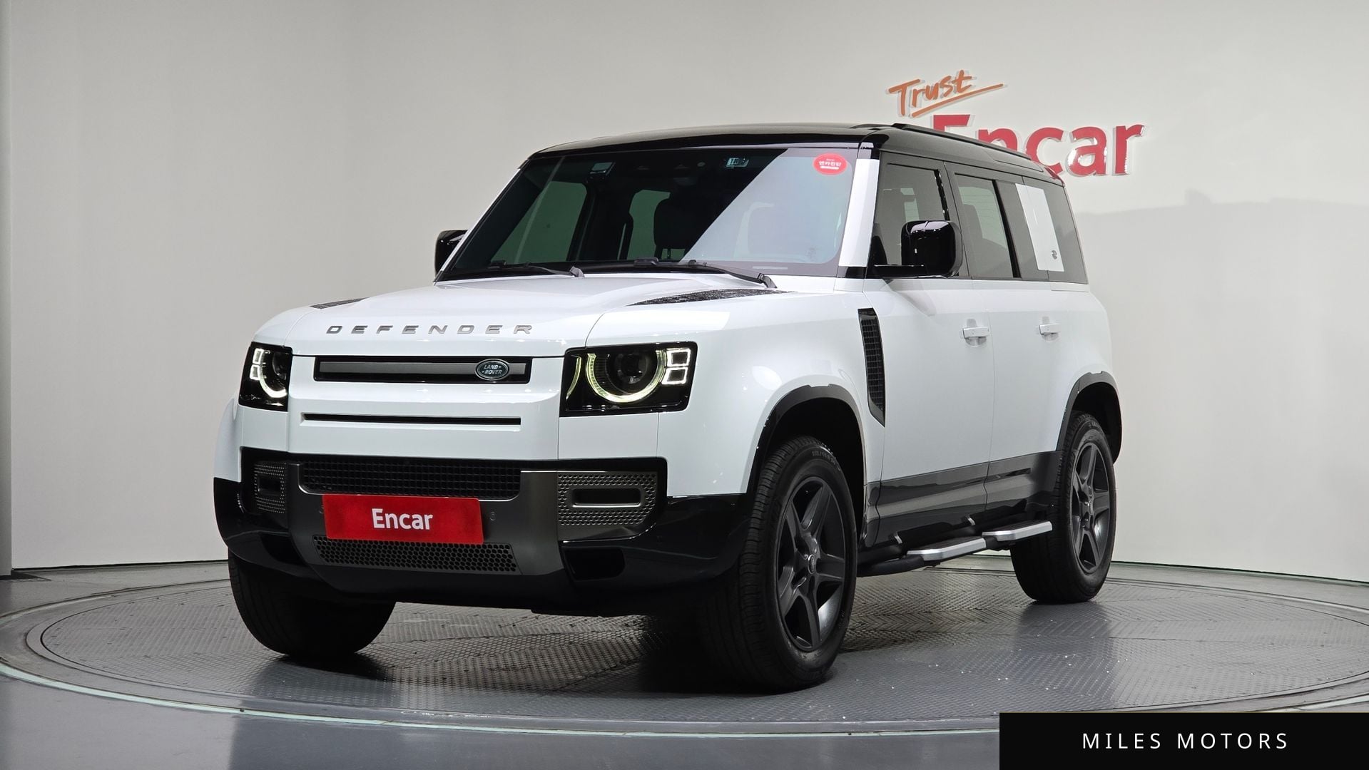 Land Rover Defender 2024 — фото 1 из 12