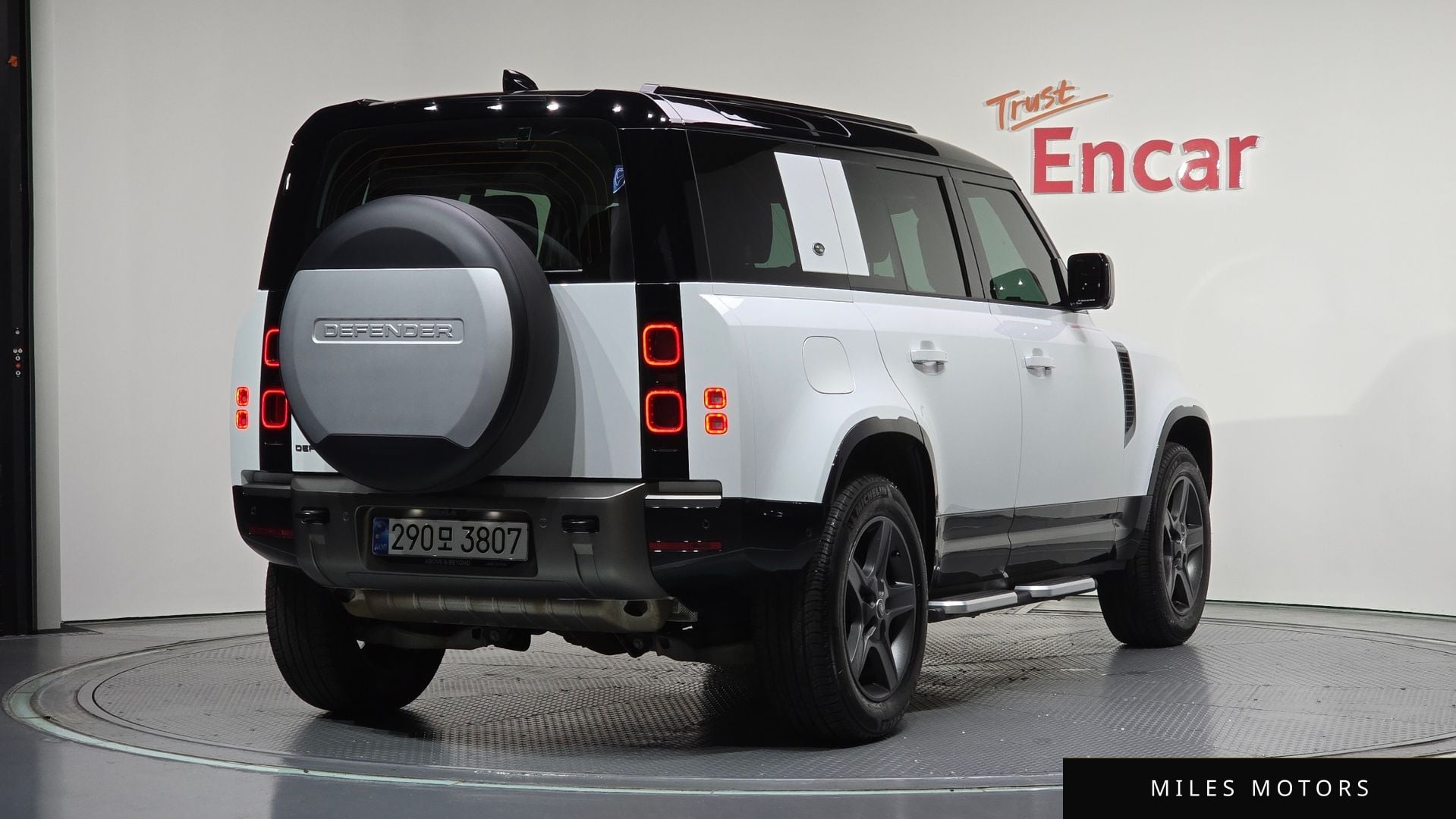 Land Rover Defender 2024 — миниатюра 2