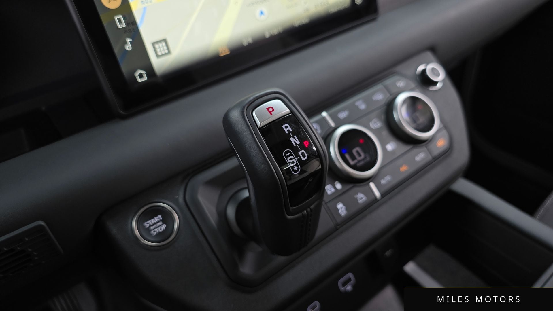 Land Rover Defender 2024 — миниатюра 12