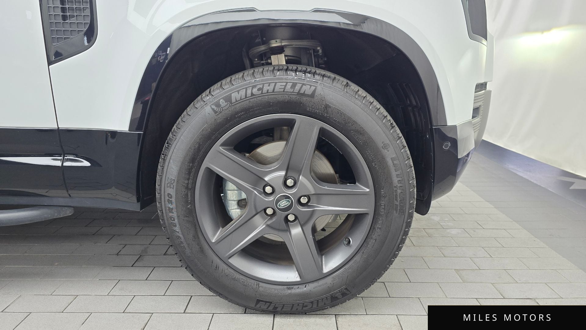 Land Rover Defender 2024 — миниатюра 7