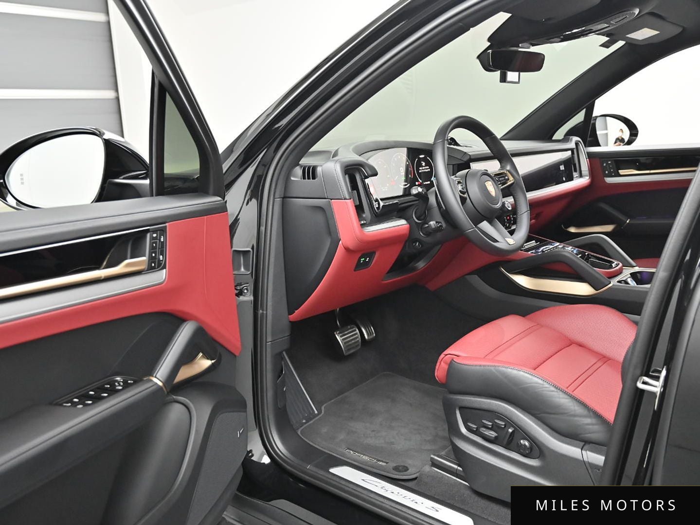 Porsche Cayenne 2025 — миниатюра 11