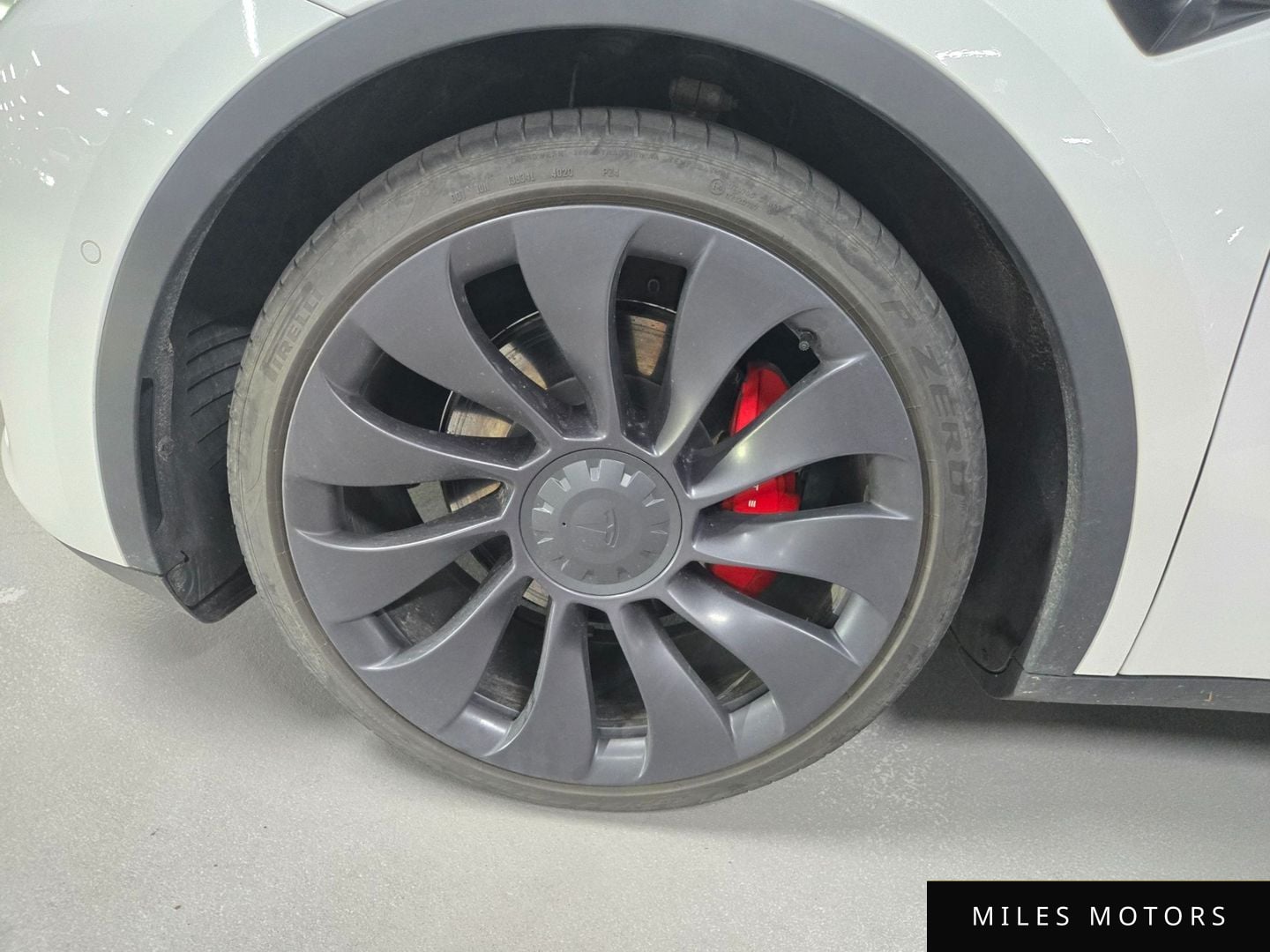 Tesla Model Y 2021 — миниатюра 5