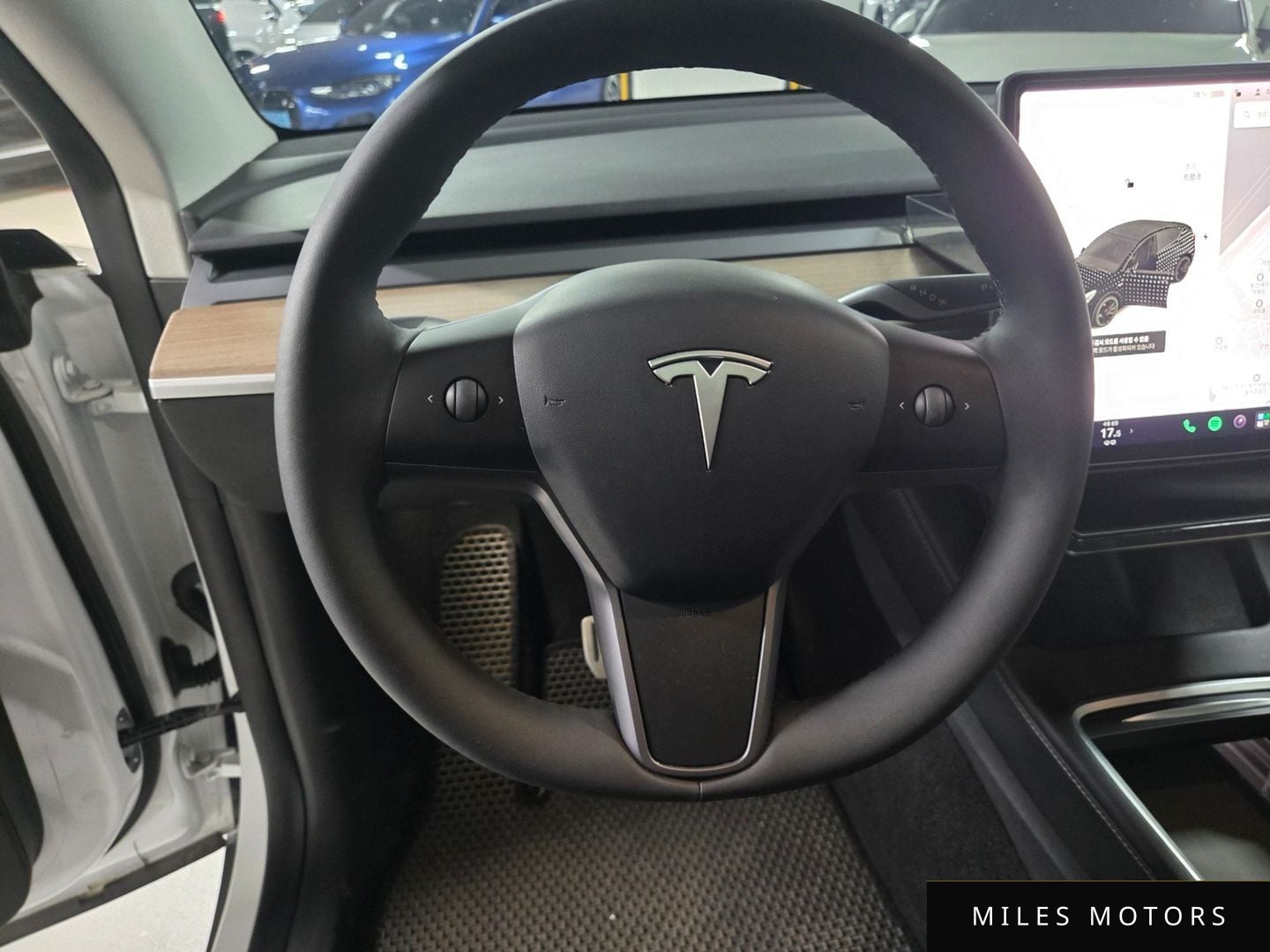 Tesla Model Y 2021 — миниатюра 9