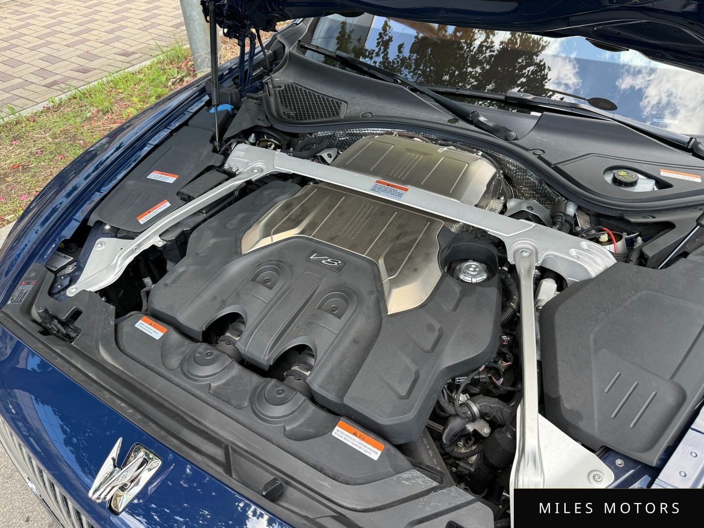 Bentley Flying Spur 2023 — миниатюра 6