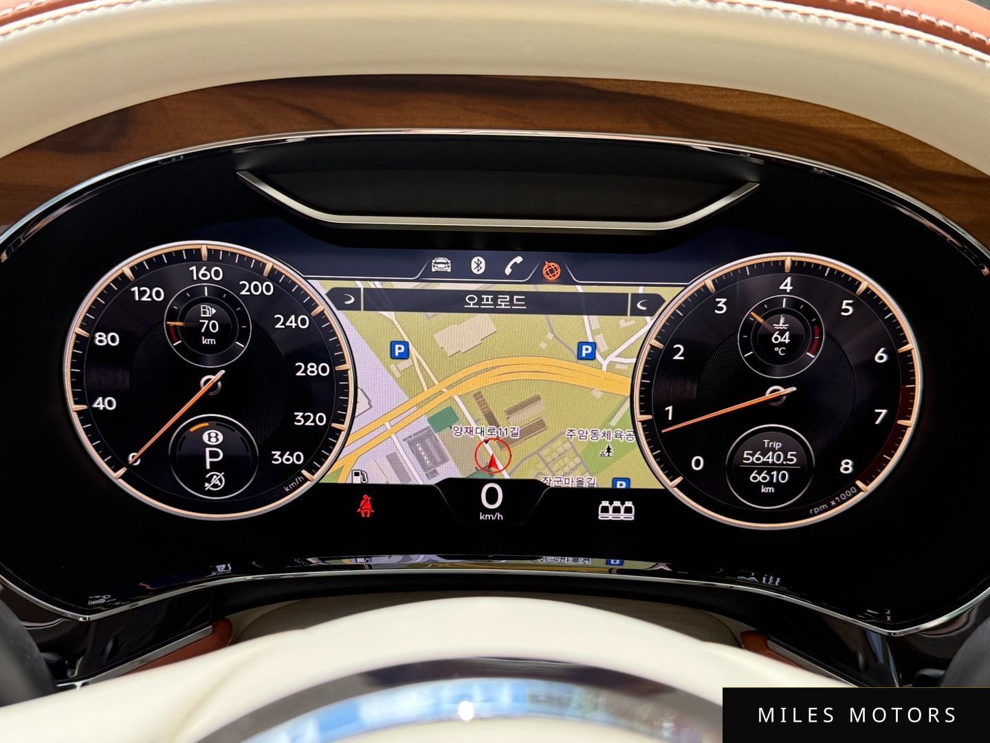 Bentley Flying Spur 2023 — миниатюра 8