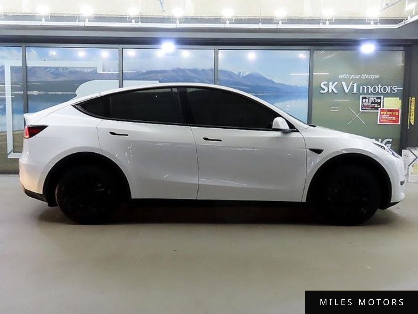 Tesla Model Y 2023 — миниатюра 3