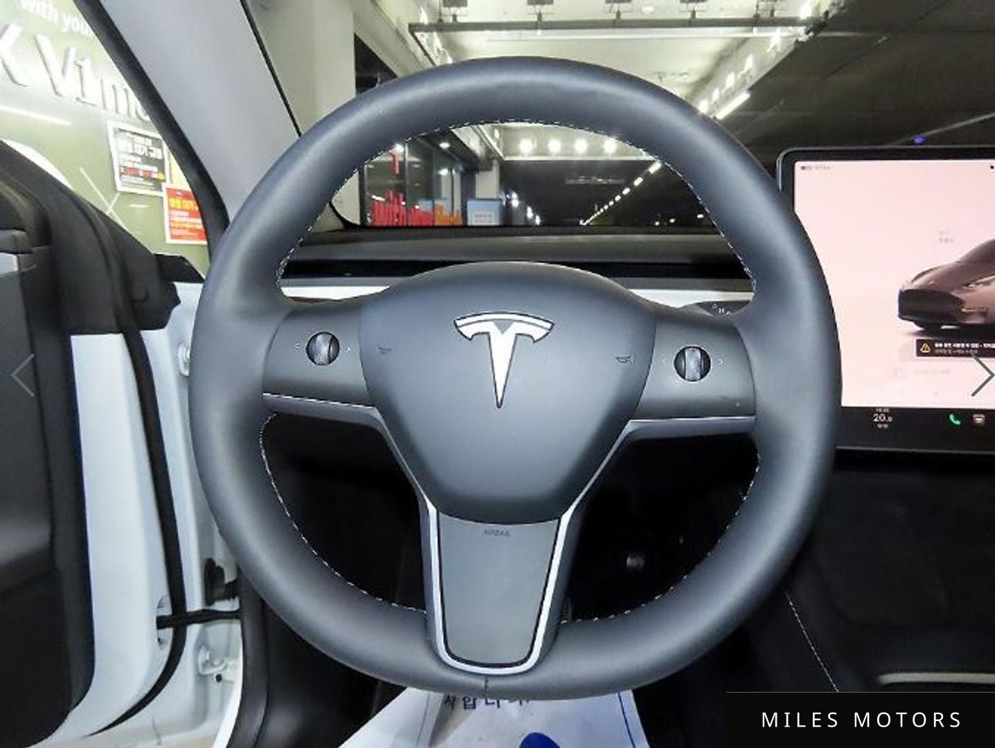 Tesla Model Y 2023 — миниатюра 8
