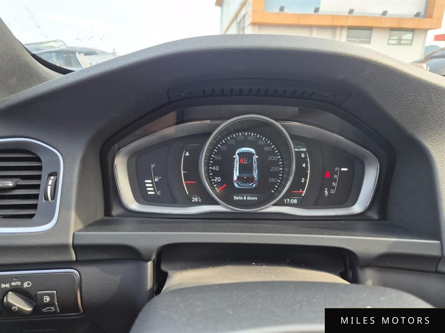 Volvo V60 2016 — миниатюра 7