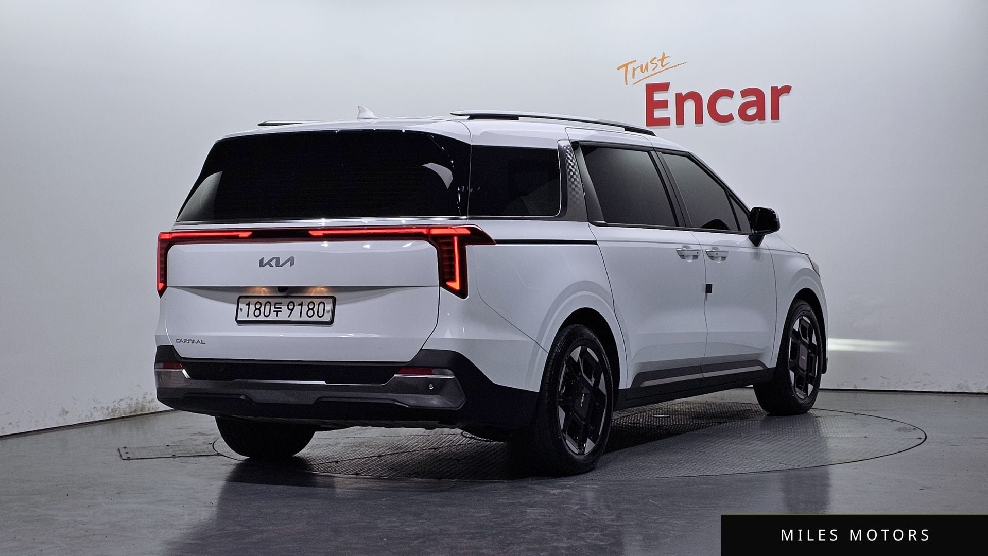 Kia Canival 2025 — фото 1 из 12