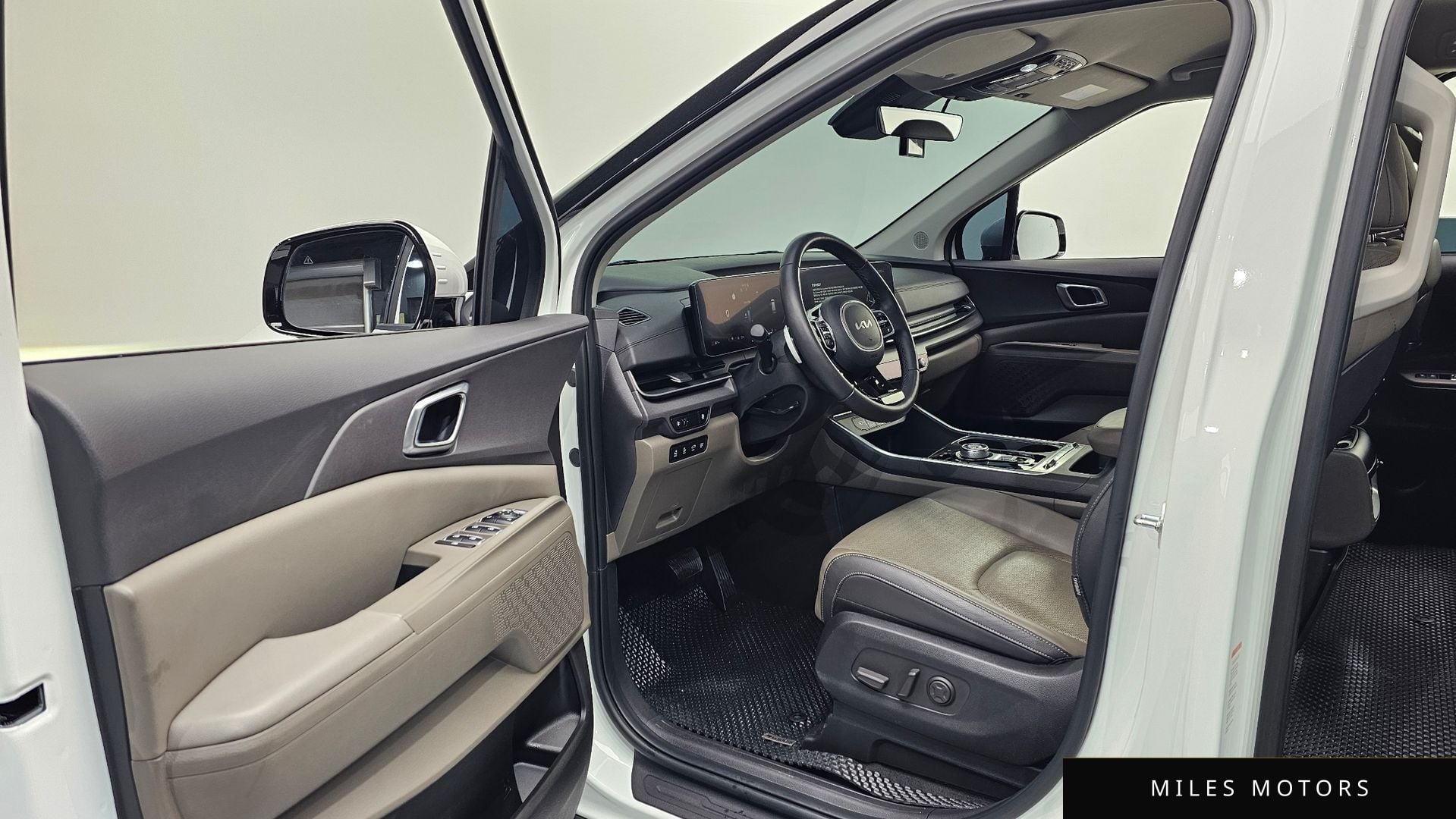 Kia Canival 2025 — миниатюра 12