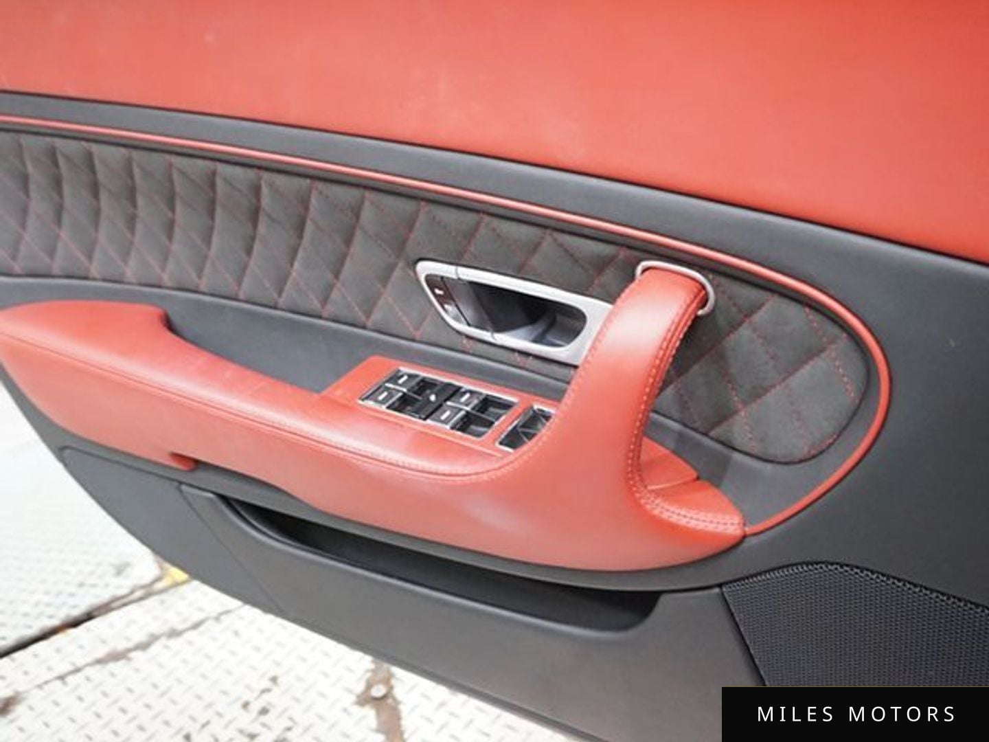 Bentley Continental GT 2010 — миниатюра 12